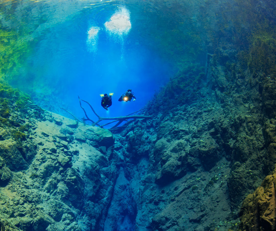 Mergulho com cilindro nas águas cristalinas da Lagoa Misteriosa
