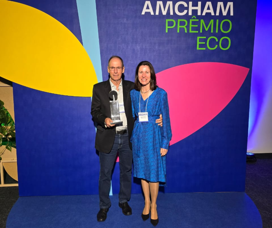 Prêmio Eco Amcham é entregue para Eduardo Coelho e Simone Coelho - Diretores do Grupo Rio da Prata